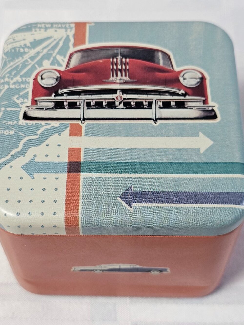 CAR THEMED FOSSIL METAL WATCH LIDDED CASE BOX 30TH ANNIVERSARY DRESSER STORAGE